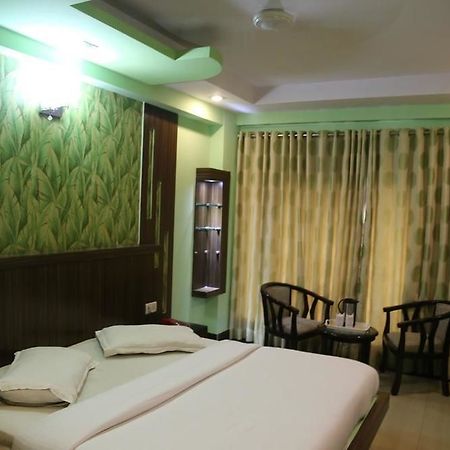 Hotel Grand Plaza New Delhi Exteriör bild